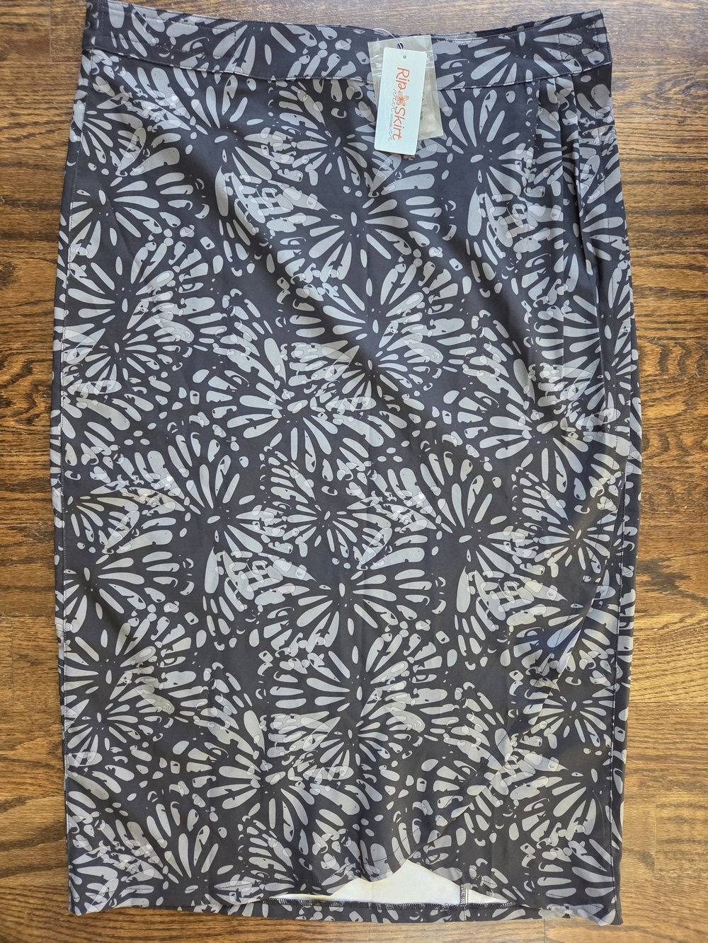 RipSkirt Hawaii Length 4 Wrap Skirt, Shibori Charcoal print NWT